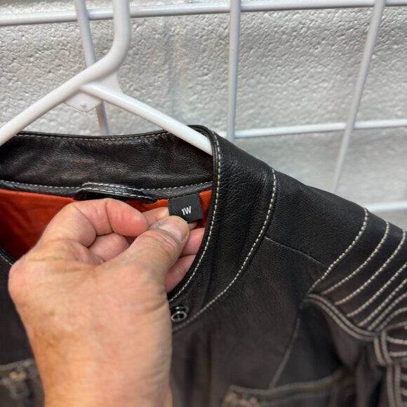 Harley-Davidson® Women's Agitator Leather Jacket, Black/White. 98086-15VW - Picture 9 of 9